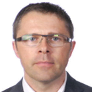 Dietary protein intake and weight management in long distance running