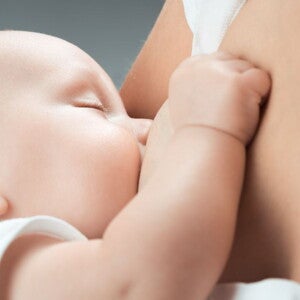 Breastfeeding saves mothers' lives too, study shows (news)