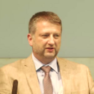 ELBW infants: risk of postnatal growth retardation and the role of enteral nutrition (videos)